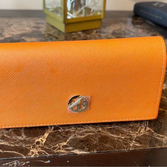 Tory Burch Orange ? Case with Drawstring Bag! Tory Burch Large Orange Triangular Sunglass Case + Bundle  main image 4